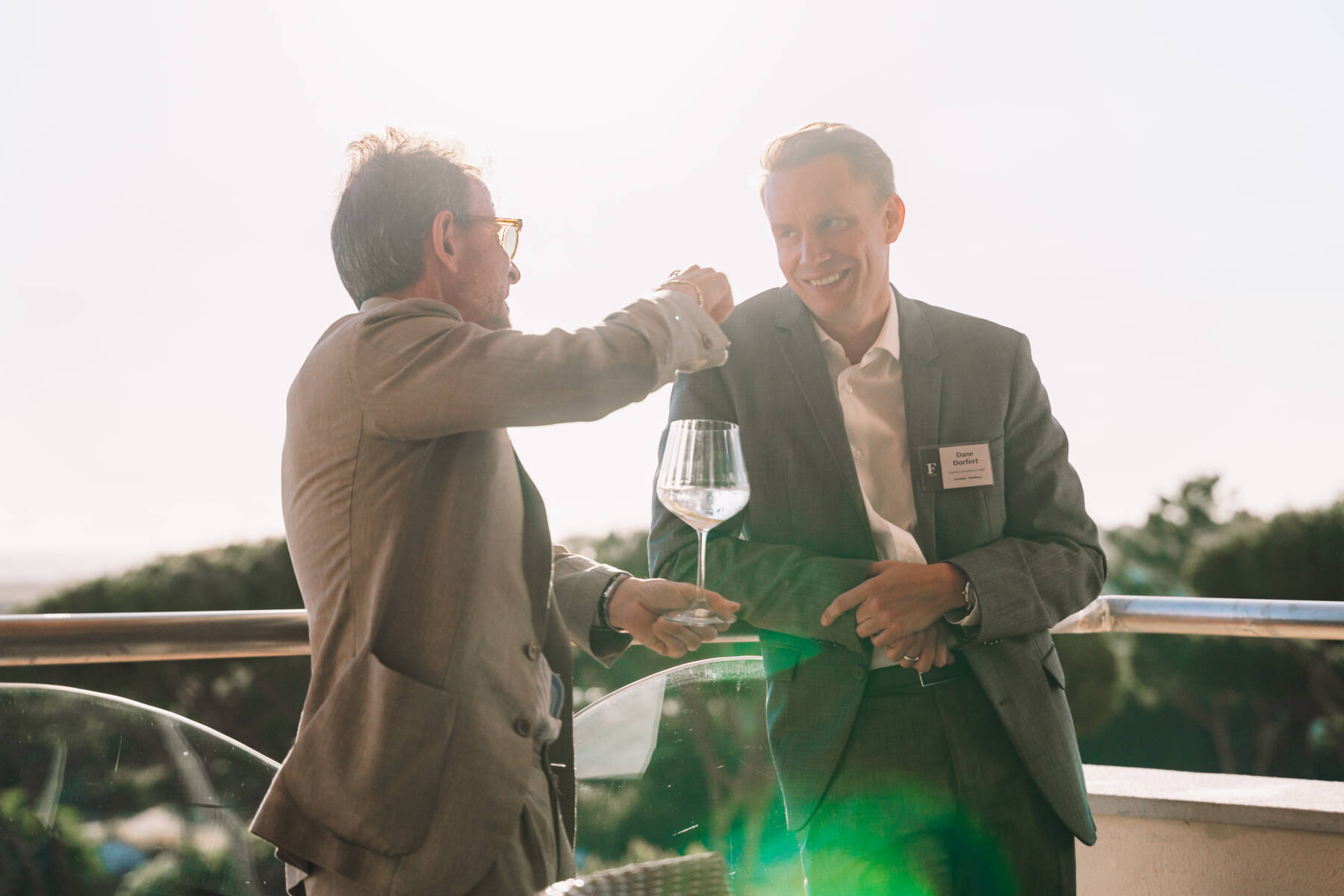 Immobilienmakler in Hamburg. Immobilien Verkaufen und Kaufen. Lokal und Global. Forbes Global Properties in Deutschland.