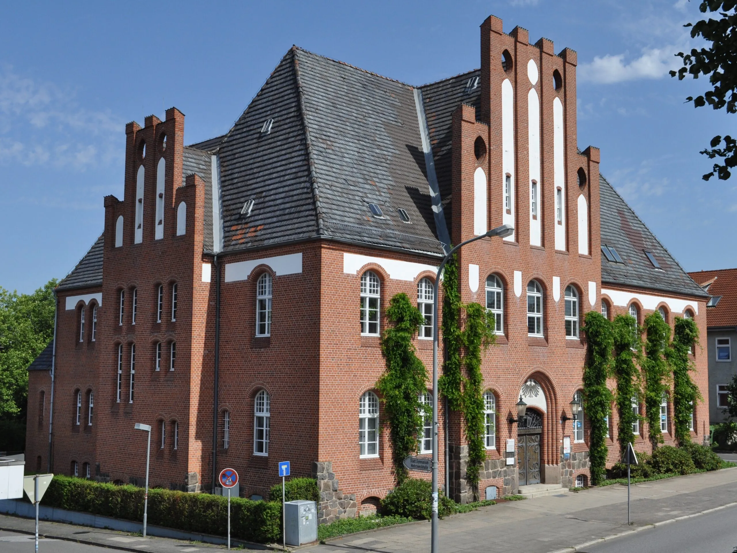 Klein Niendorf in Bad Segeberg: Hamburger Straße 29 - Ehemaliges Amtsgericht (Bad Segeberg).ajb