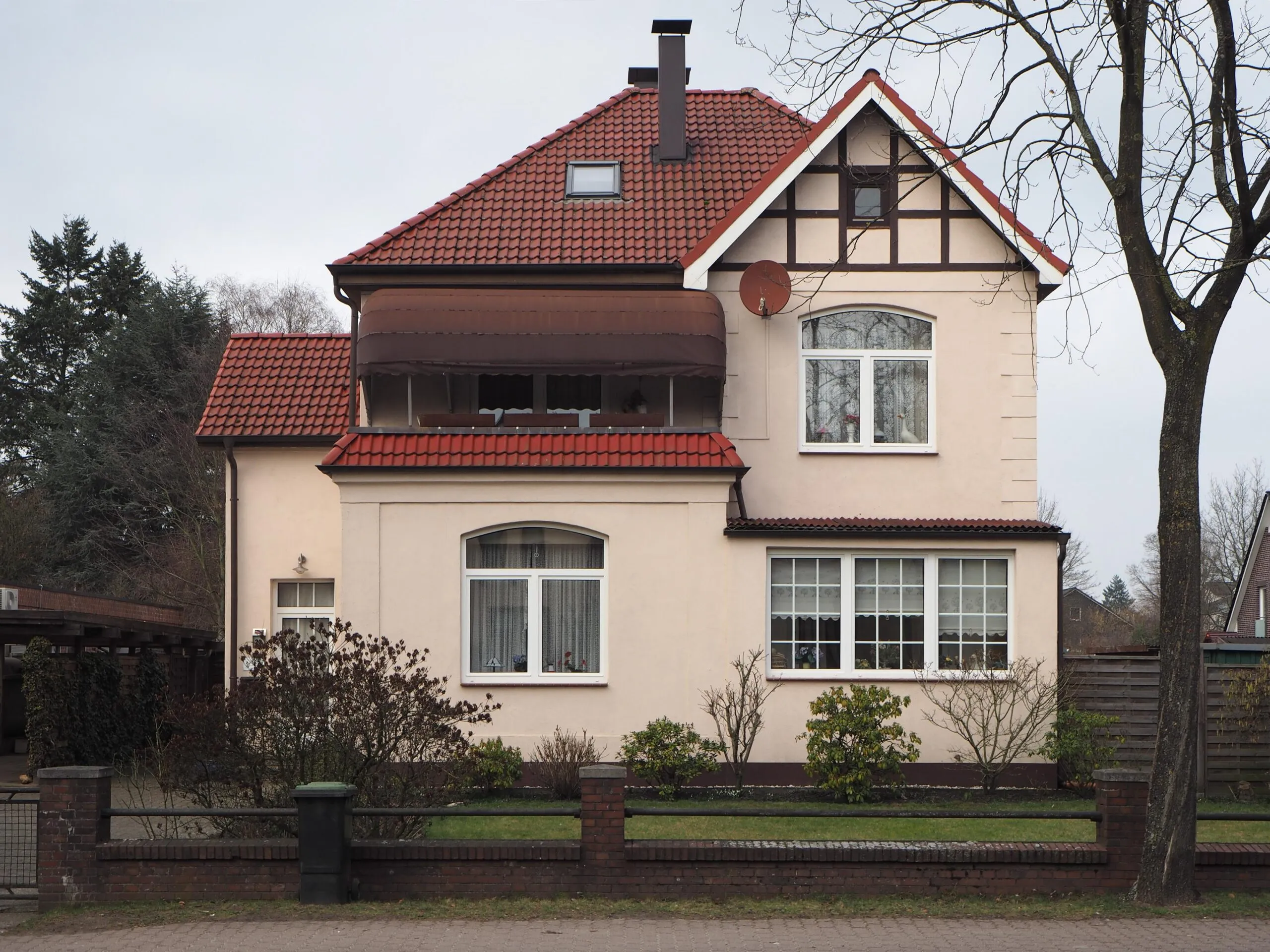 Schleswig: Tornesch Ahrenloher Str 21 2019